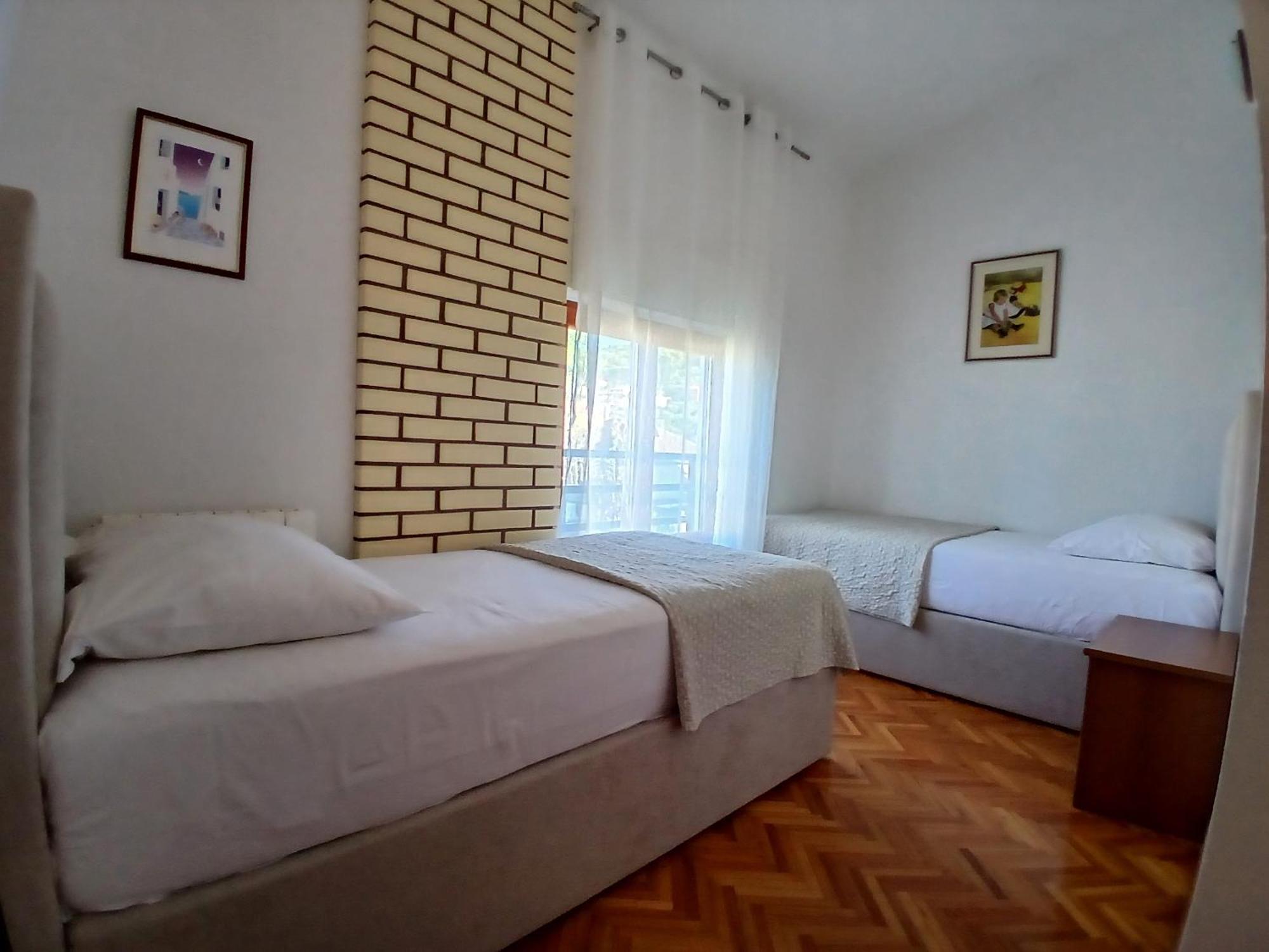 Apartments Villa Eden เปรโก ภายนอก รูปภาพ